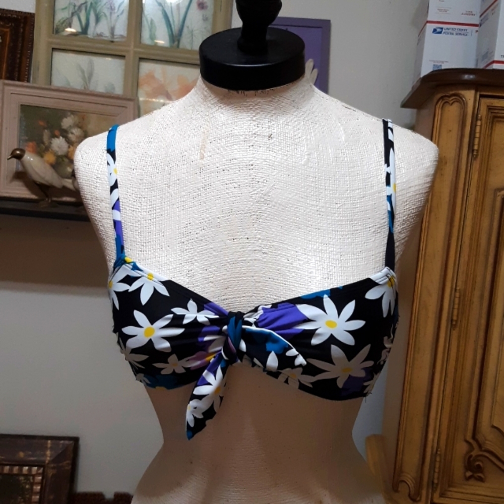 Womens Bikini top Small XHILARATION Black flower print Beach Summer swimsuit b29
